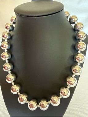 Silver Tone Acrylic Statement Beaded Necklace Ball/Bead Chain No Stone